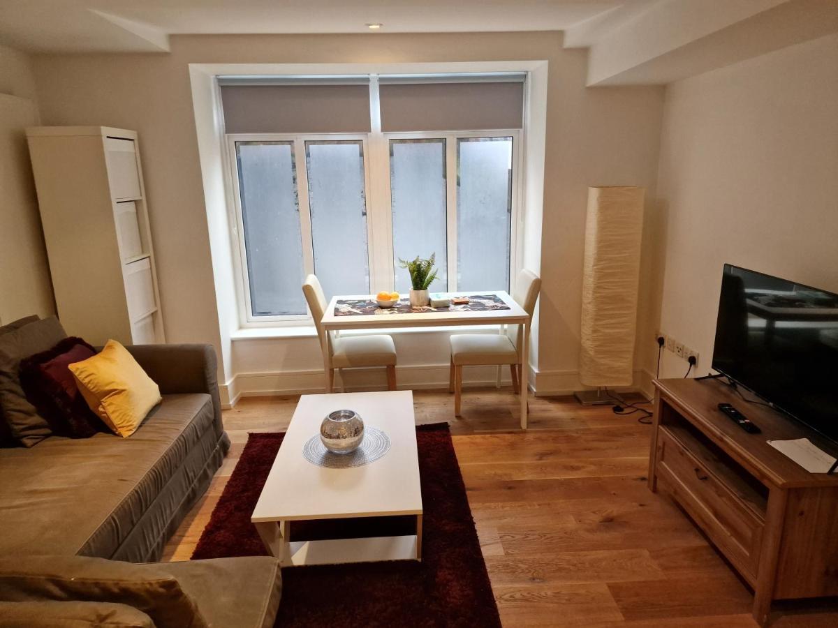 Lovely 1-bed In Apartment *