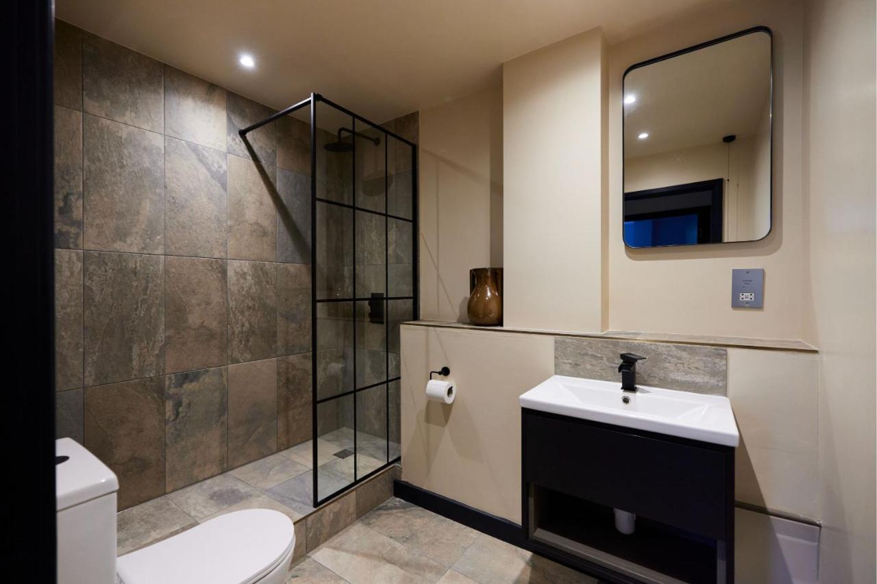 The Whitechapel Place - Stunning 2bdr Flat With Balcony Londra