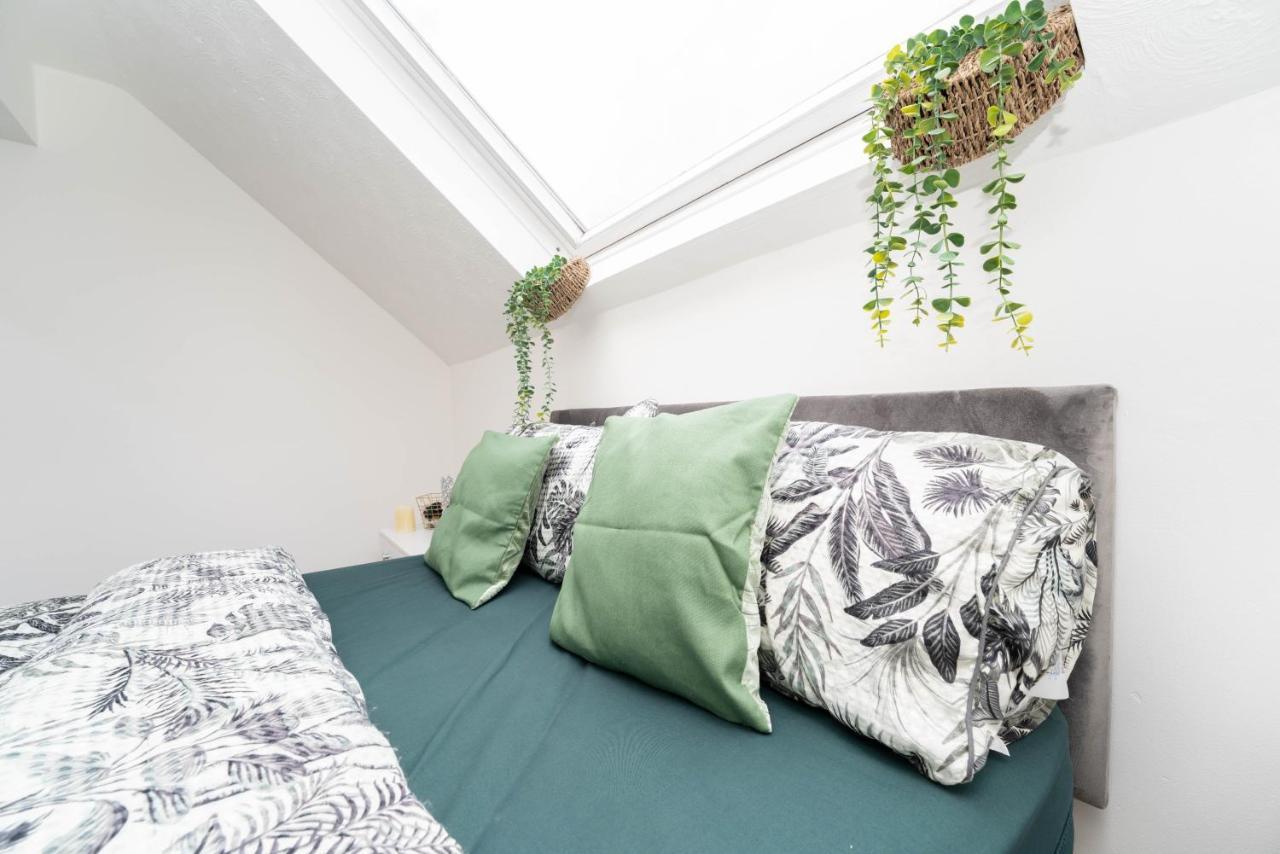 Move Estates - Multiple Bed & Breakfast London