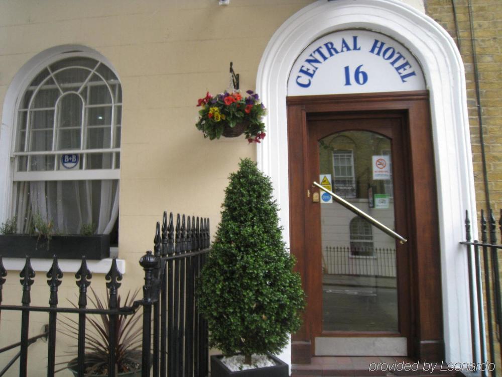 Oyo Golders 3* London