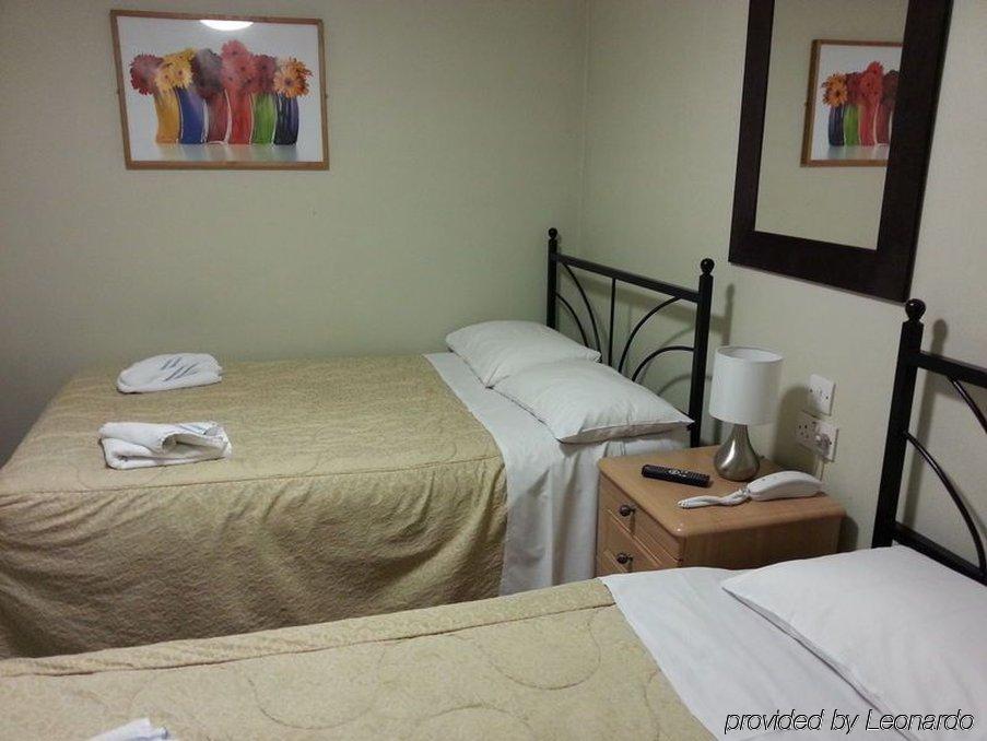 Oyo Golders Hotel London