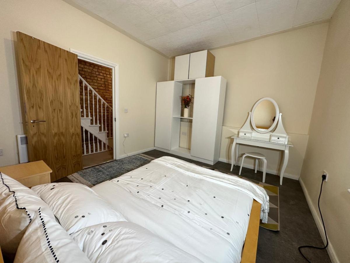North Spacious: 7-bedroom Group Retreat With Gym Holiday home