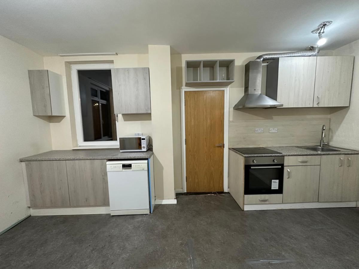 Holiday home North Spacious: 7-bedroom Group Retreat With Gym London