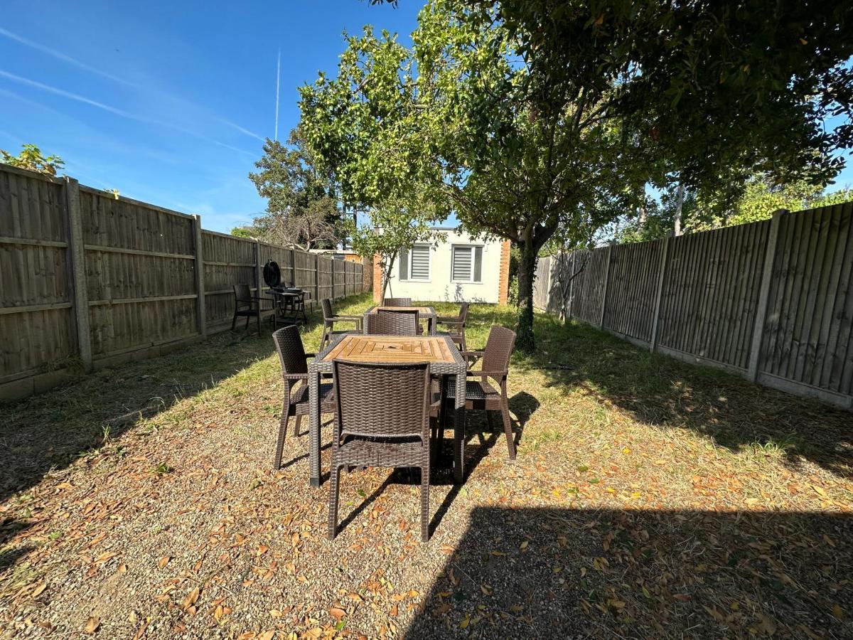 Holiday home North Spacious: 7-bedroom Group Retreat With Gym *