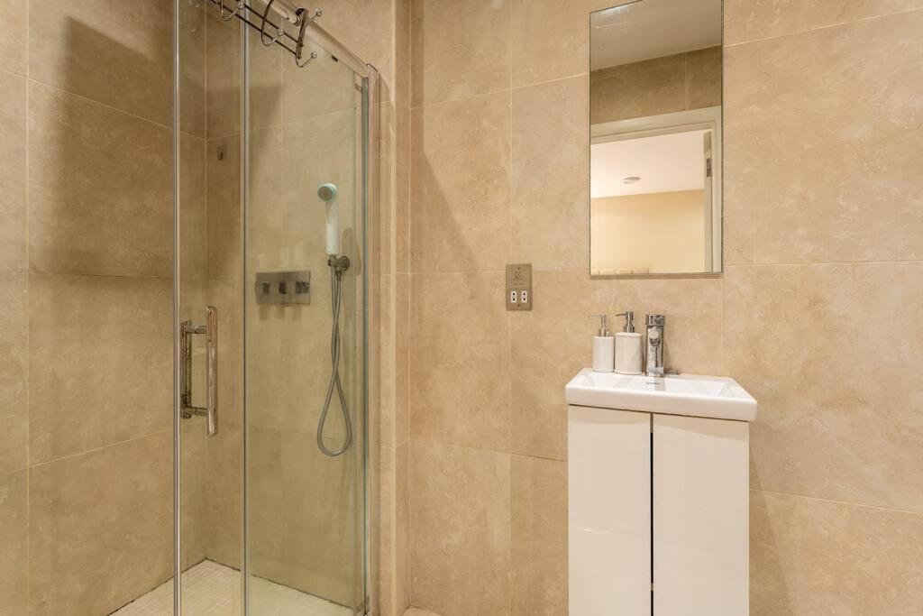 Luxury 2 Bedroom Flat In Holborn Lejlighed London