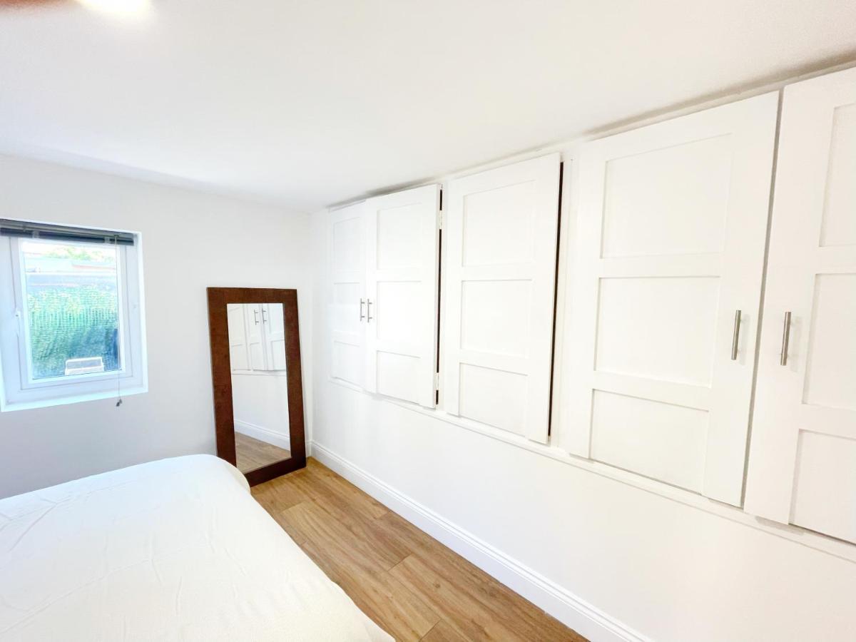 Prime Woolwich 2 Bed Gem Apartment London