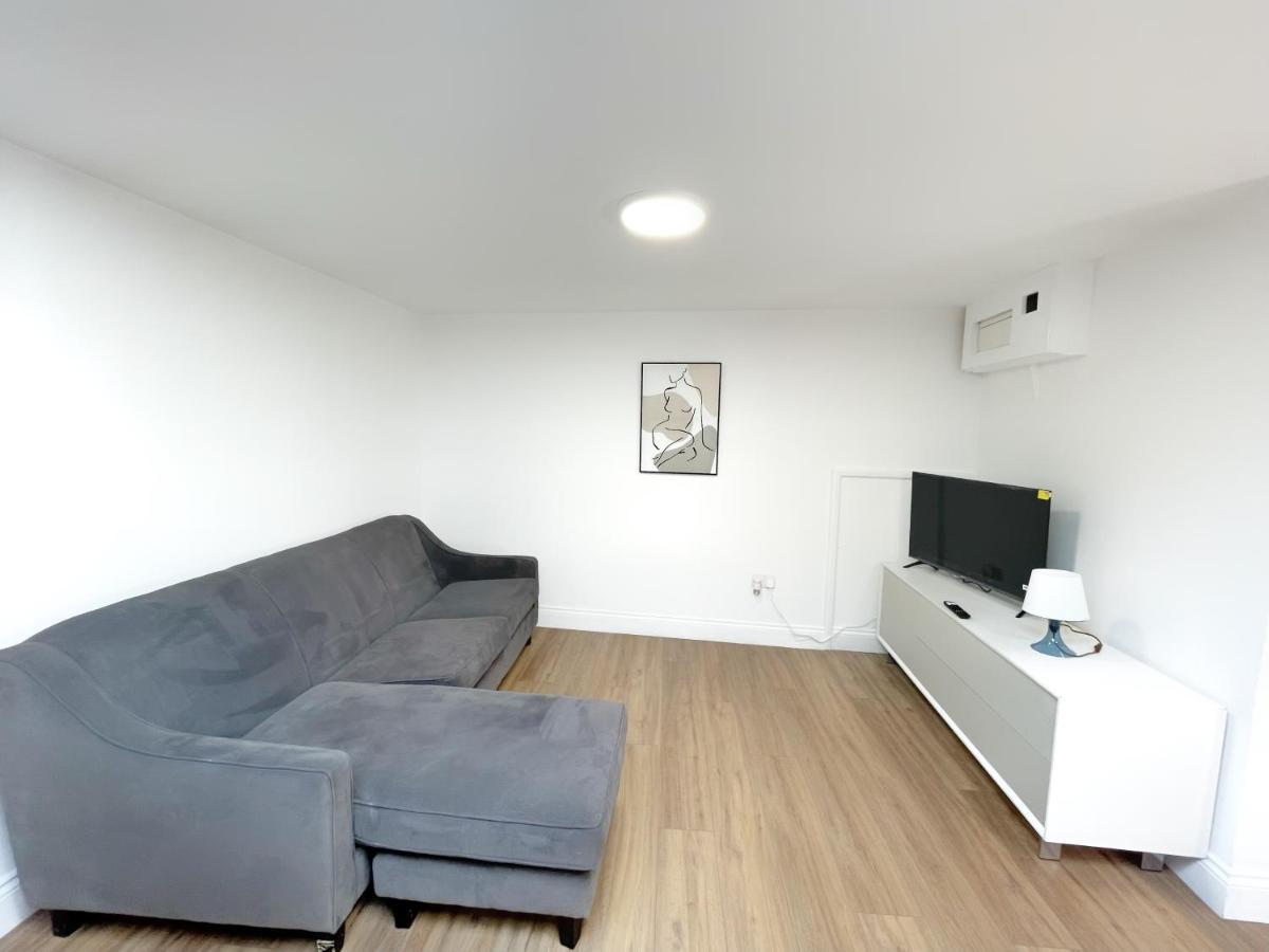 Prime Woolwich 2 Bed Gem