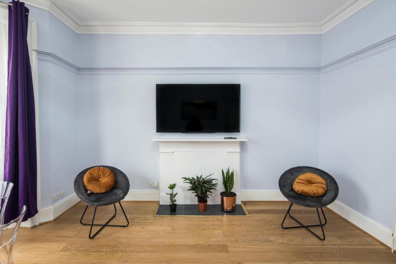 Gloucester Station Gem: 3 Bedroom Oasis Leilighet