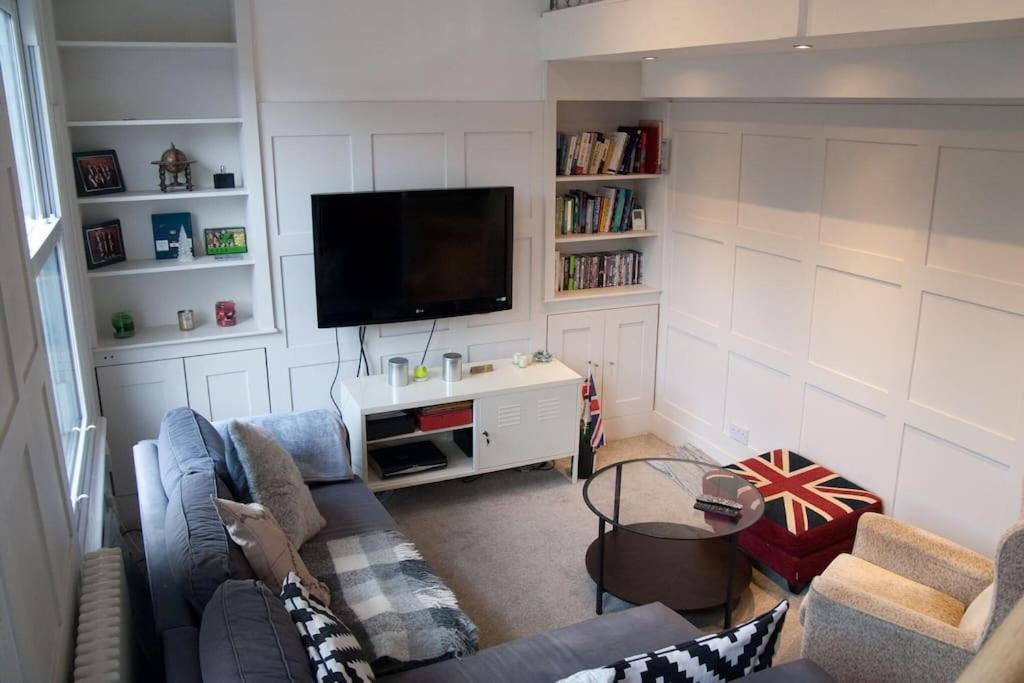 Gorgeous Hammersmith Home. Sleeps 6. Tube 5 Mins! Appartamento Londra