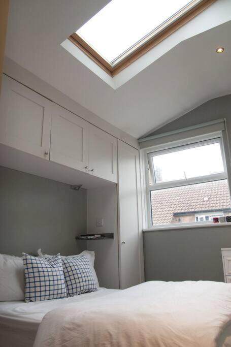 Gorgeous Hammersmith Home. Sleeps 6. Tube 5 Mins! Appartamento