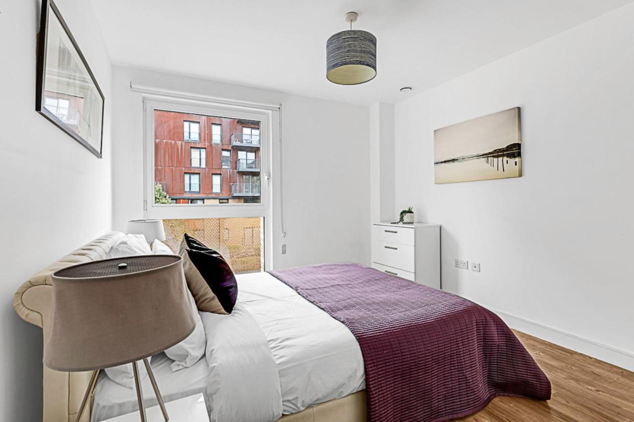 Beautiful In Surrey Quays Apartment *