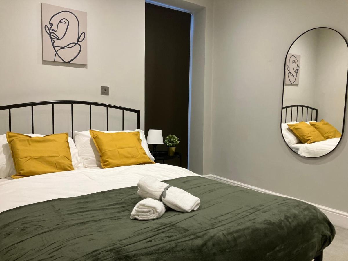 Spectacular 2 Bed With Lovely Terrace - 1 The Southwell Apartment