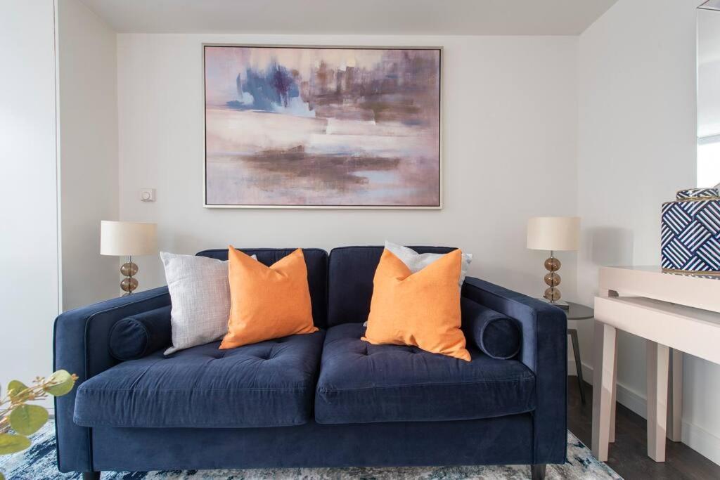 Elevated Elegance: 1br 1ba Flat In Wellmeadow Rd Appartamento