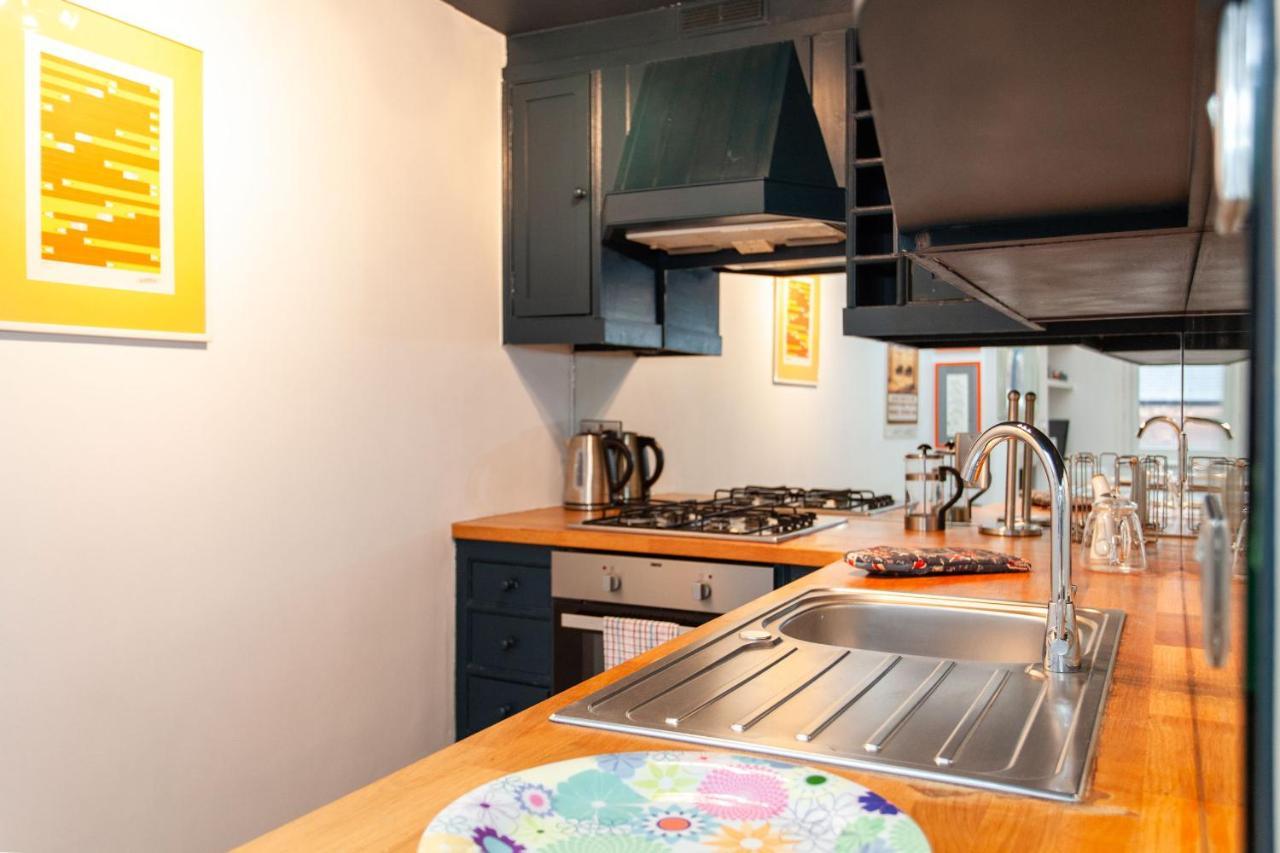 Italianflat - Kilburn Art Style