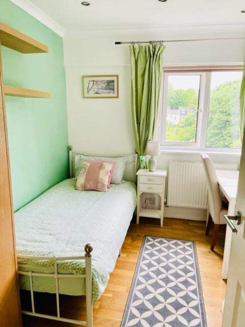 Privatunterkunft Modern And Chic With Beautiful Landscape Views London