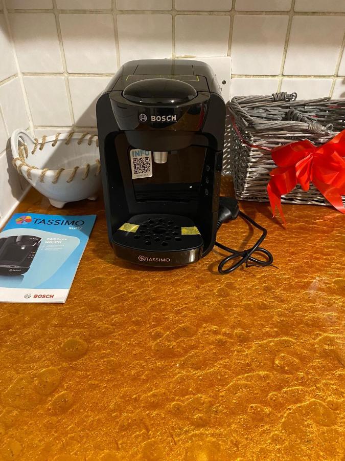 Huge And Affordable 3 Bedroom Flat In Hammersmith For 7 People With Welcome Breakfast Lägenhet London