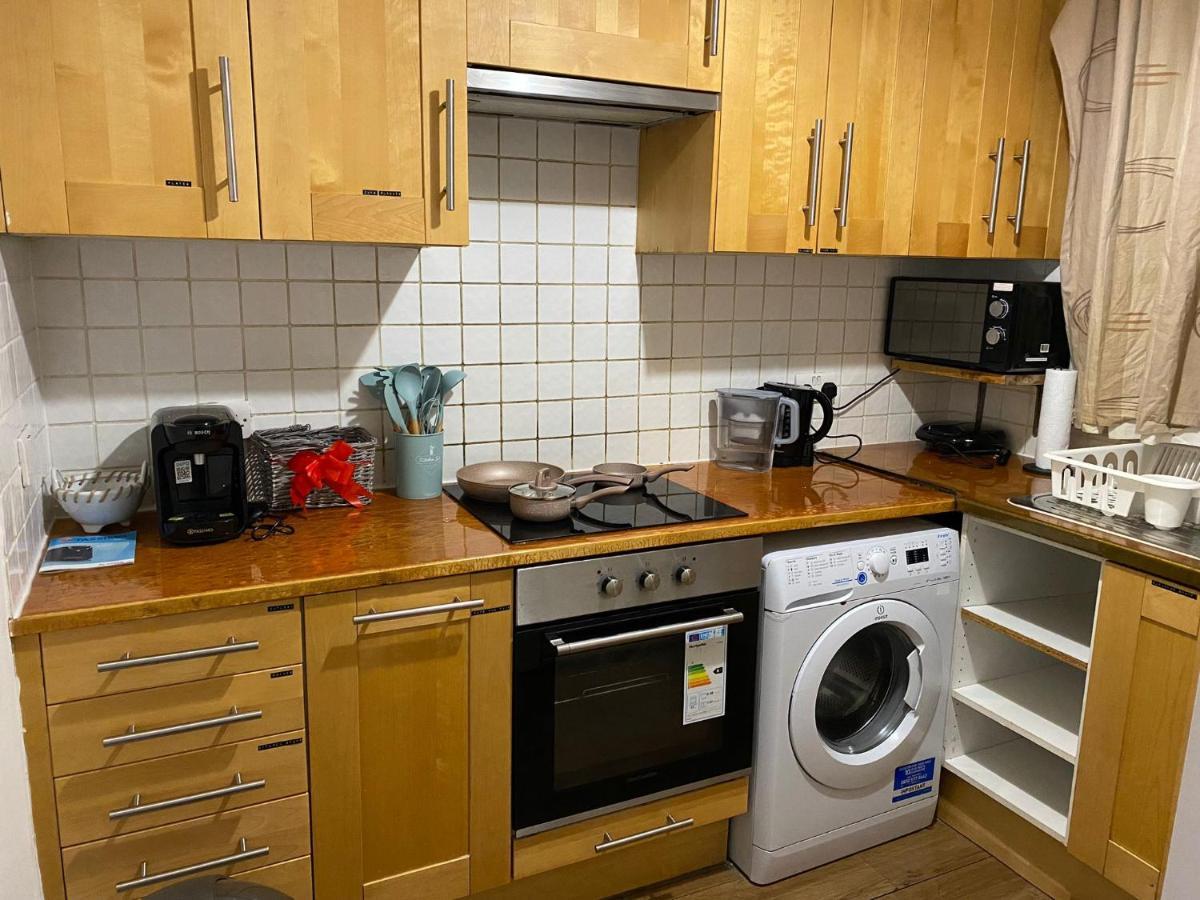 Lägenhet Huge And Affordable 3 Bedroom Flat In Hammersmith For 7 People With Welcome Breakfast