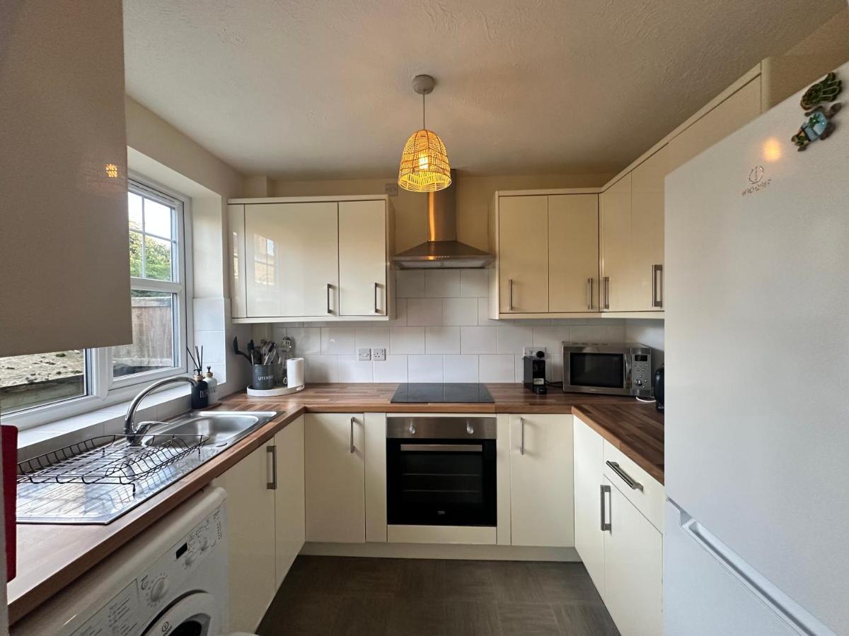 3 Bedroom House 2 Stops From Bridge Hébergement de vacances