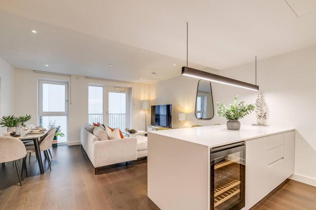 Appartamento 2br Hideaway With Balcony Near Westfield Mall Londra