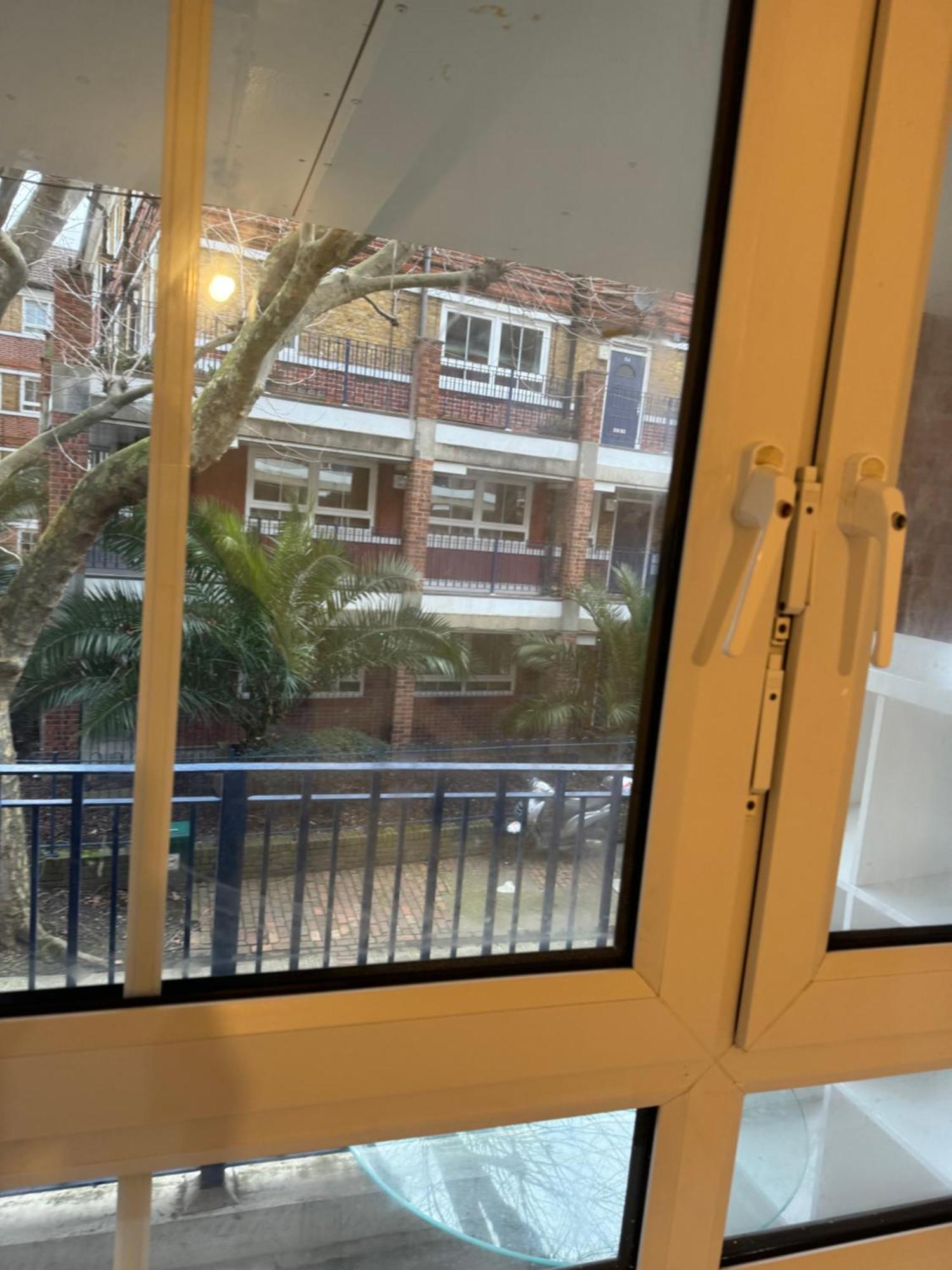 One Bedroom In Tower Bridge Road *