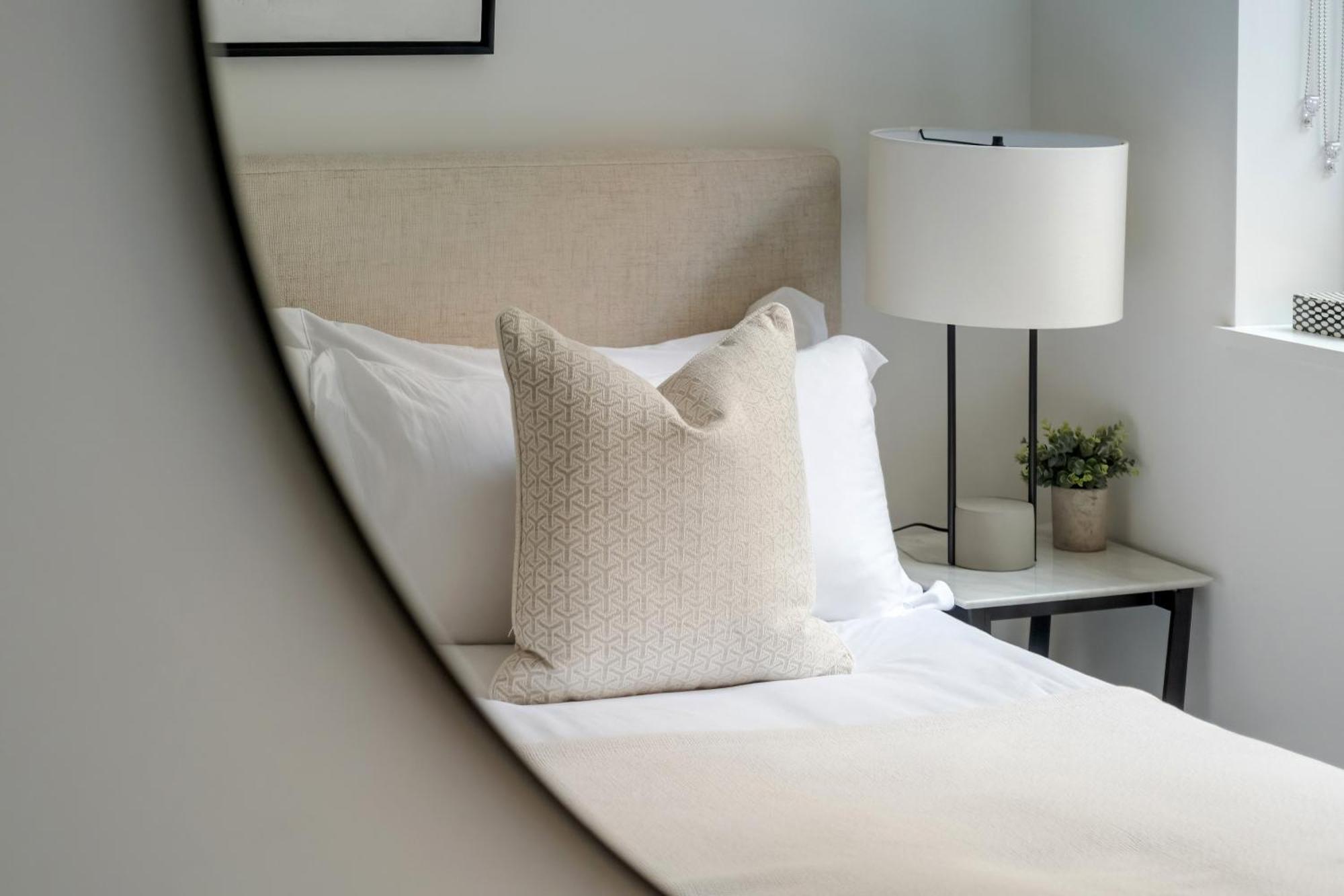 Luxury Mayfair Townhouse With Ac 3br 3ba Hébergement de vacances *