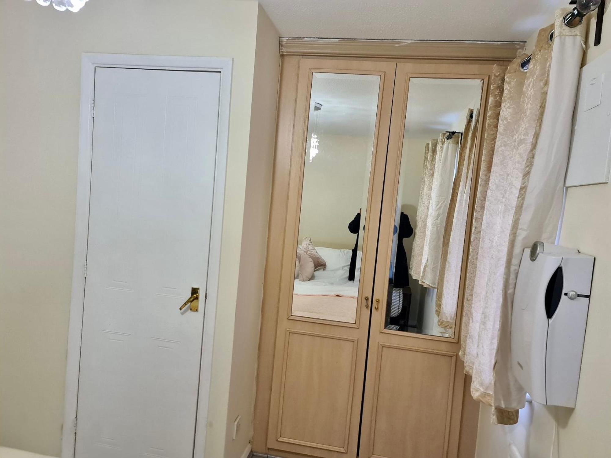 Feriehus - Sleeps 4 - Parking - Garden - Petfriendly