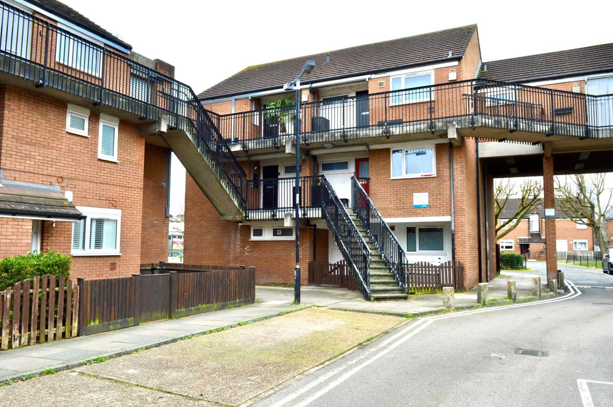 Stunning Apartment, Sleeps 4, London, 1 Bedroom, Zone 1, Kennington - Open For Business Stays, Long And Families Relocating
