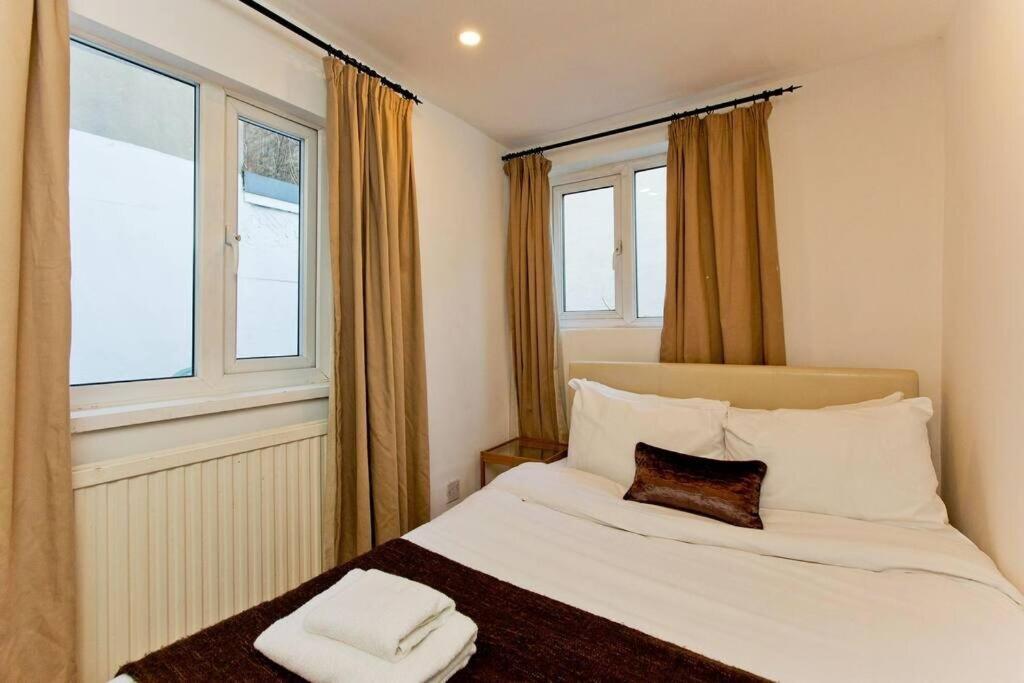 2 Bedroom Central Victoria Londen