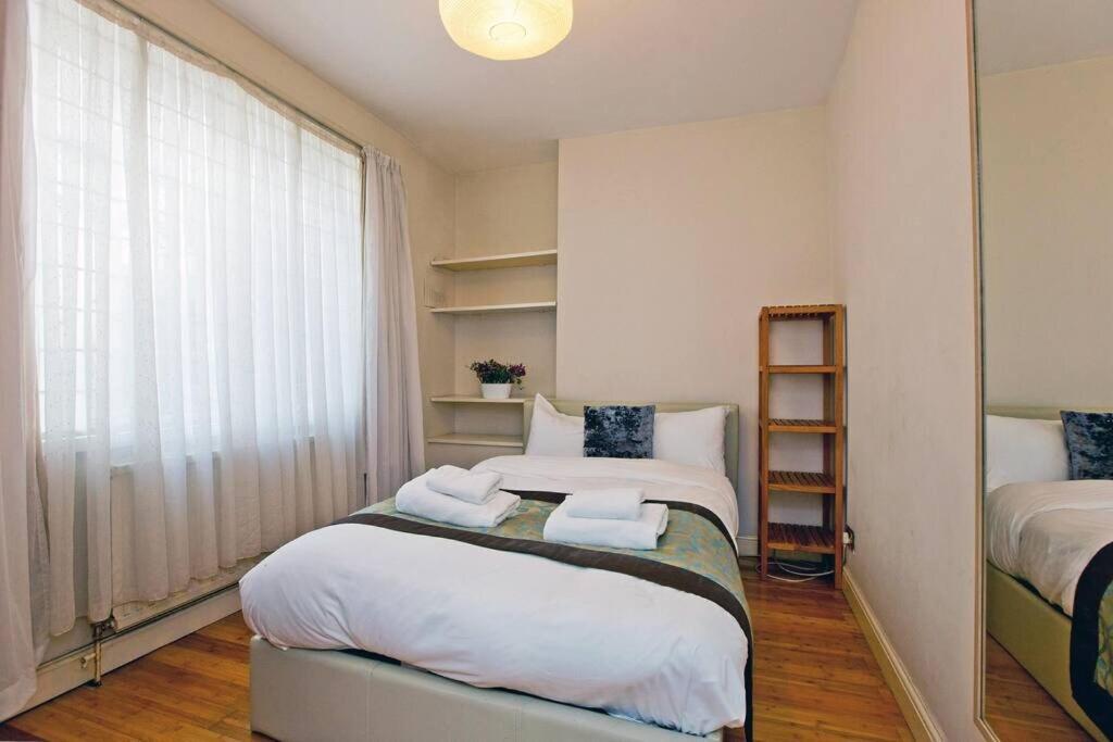 2 Bedroom Central Victoria * Londen