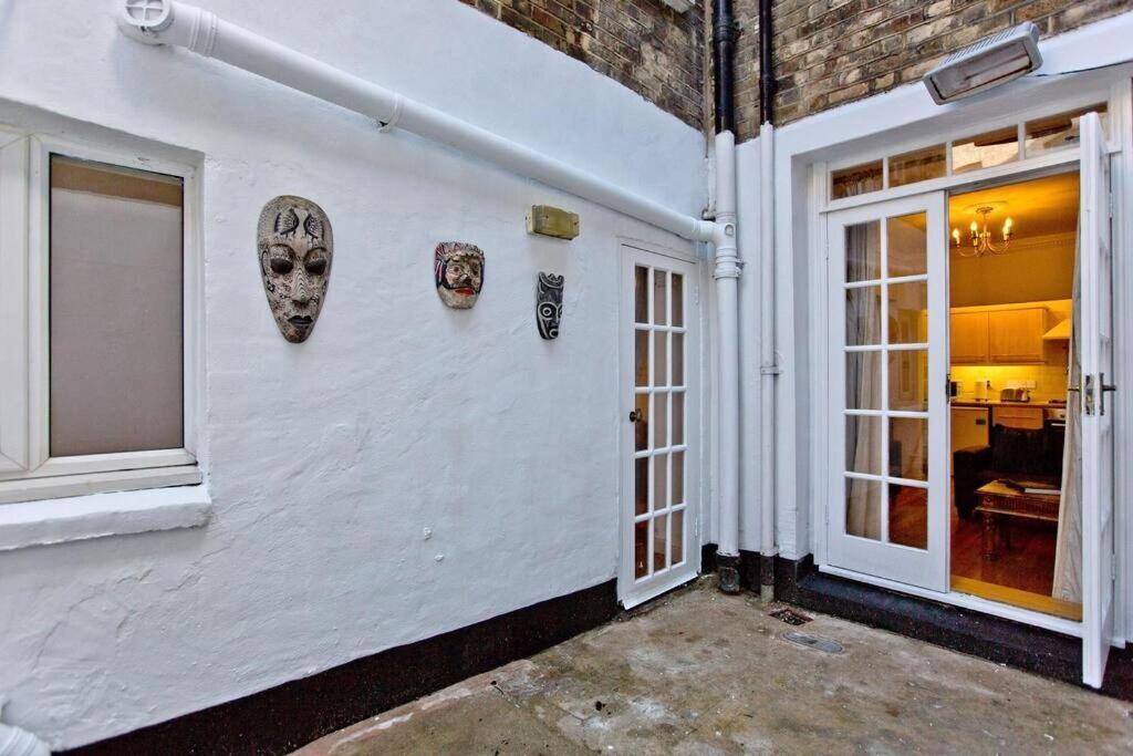 2 Bedroom Central Victoria * Londen