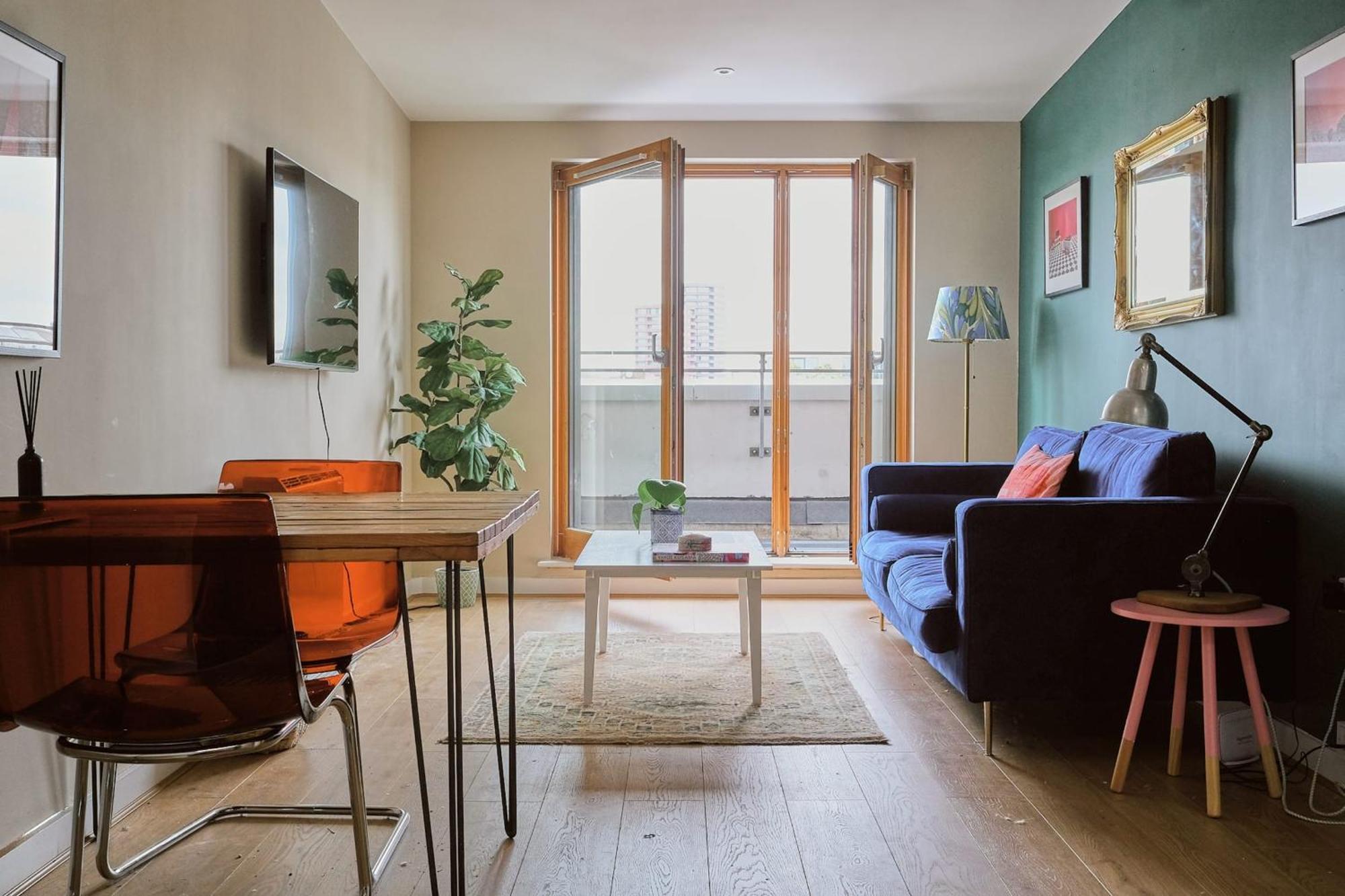Sunny Shoreditch Oasis Canal Views & Urban Charm London