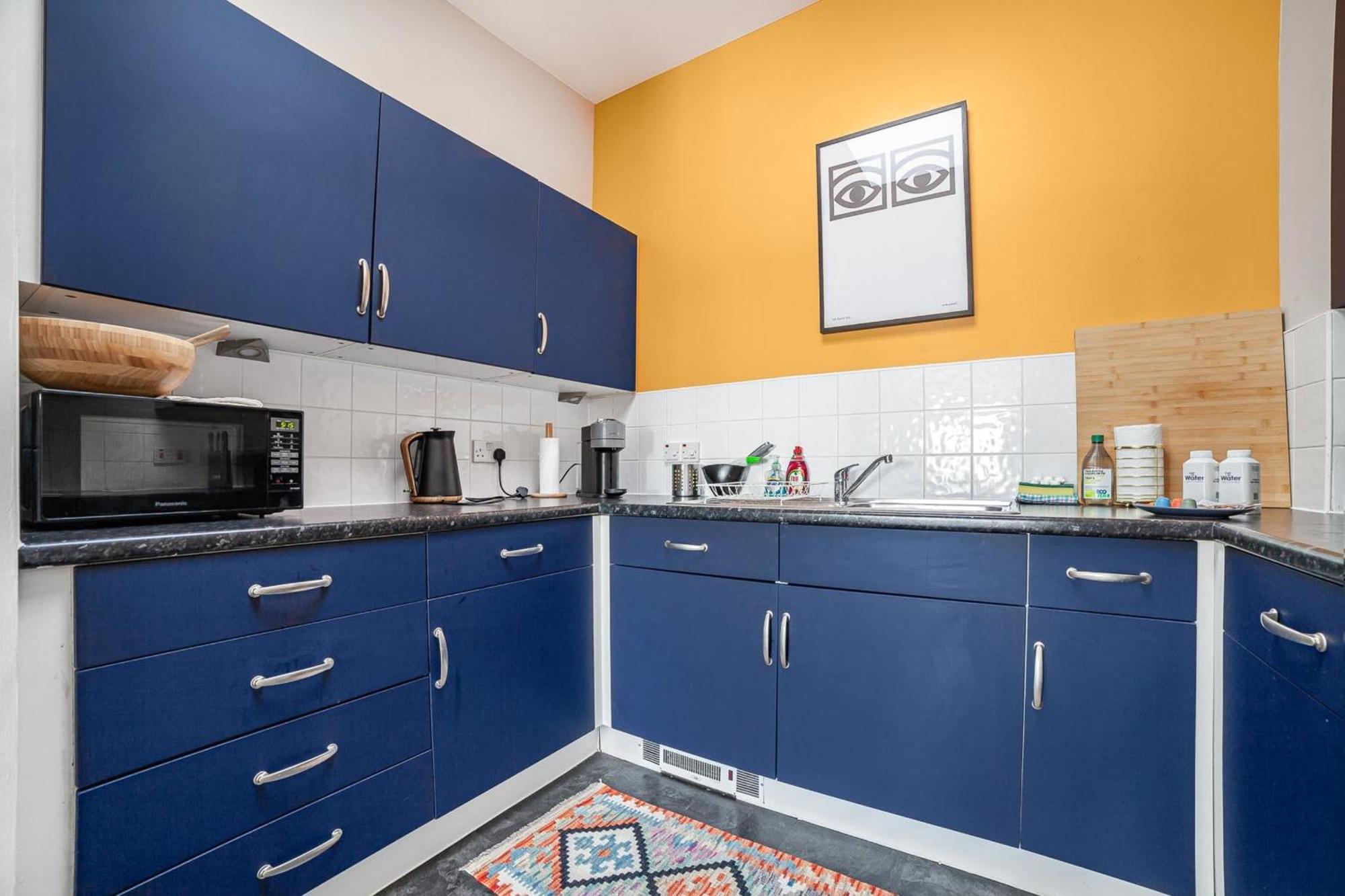 Sunny Shoreditch Oasis Canal Views & Urban Charm Apartment *