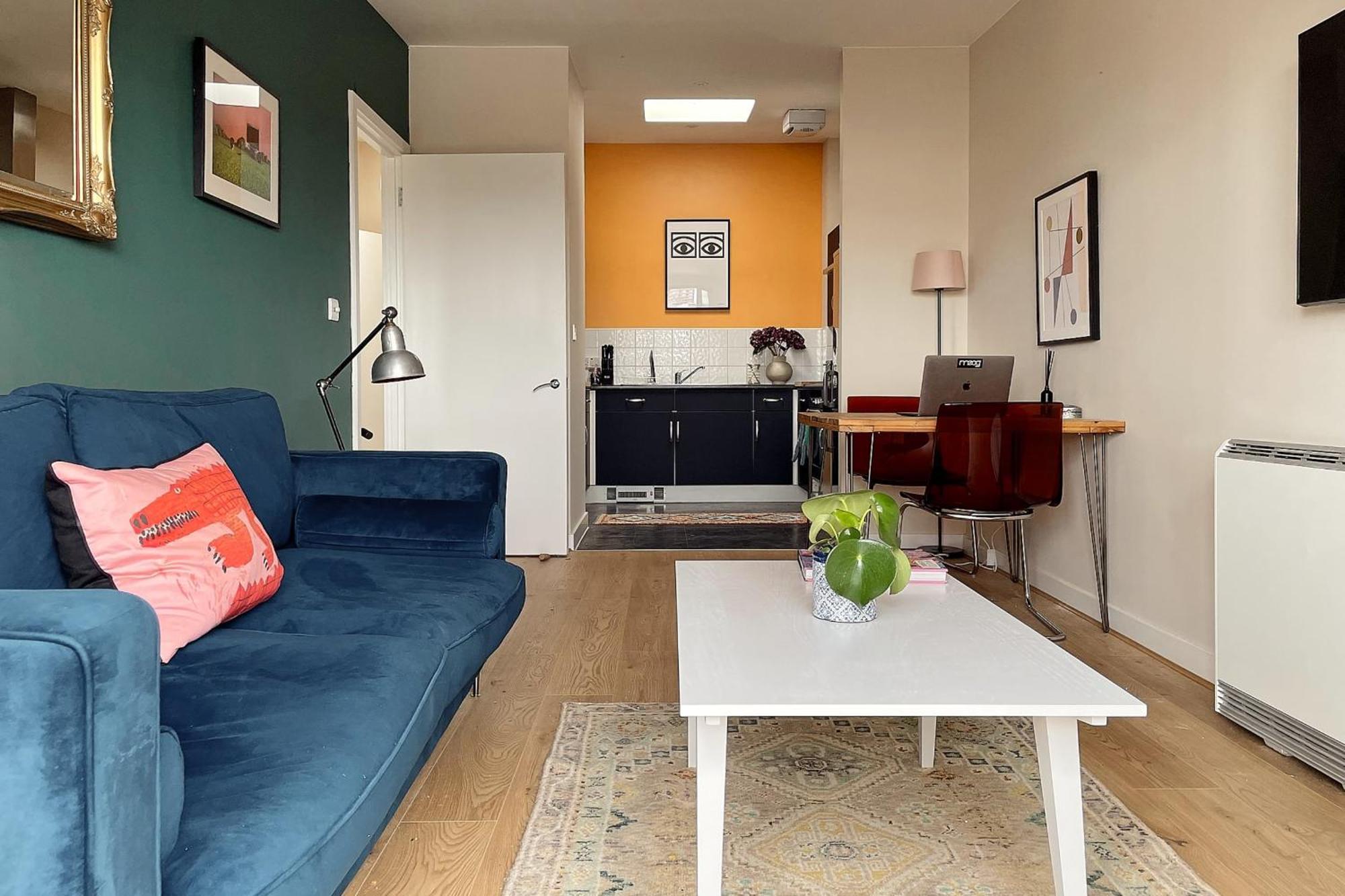 Apartment Sunny Shoreditch Oasis Canal Views & Urban Charm *