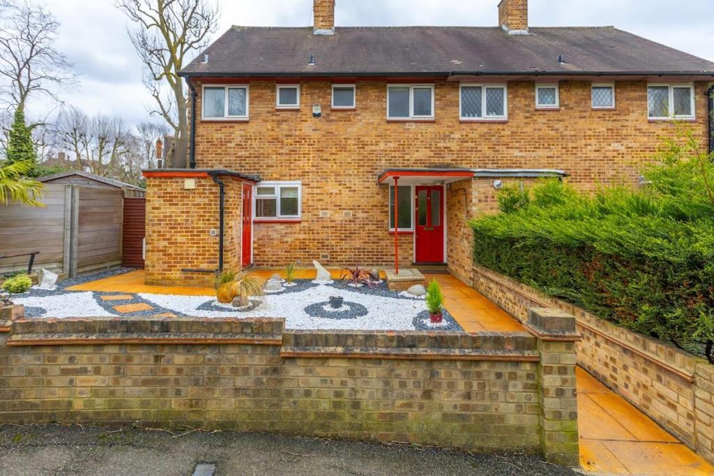 Lovely 2br In Peaceful Hampstead, Nw London