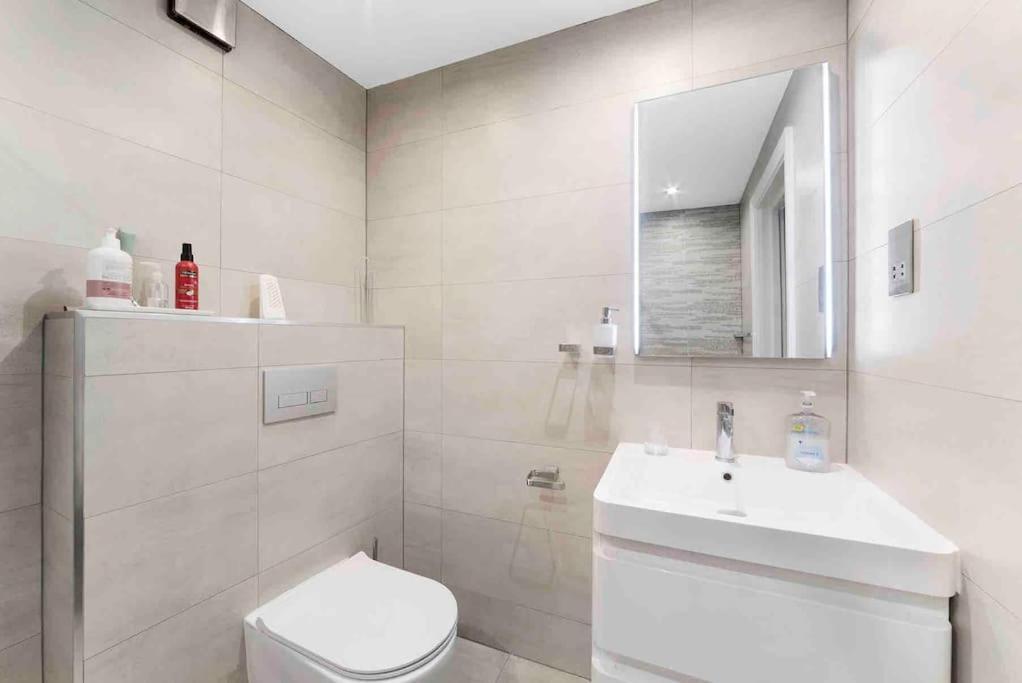 Stylish New Covent Garden Soho Studio Apart Leilighet London