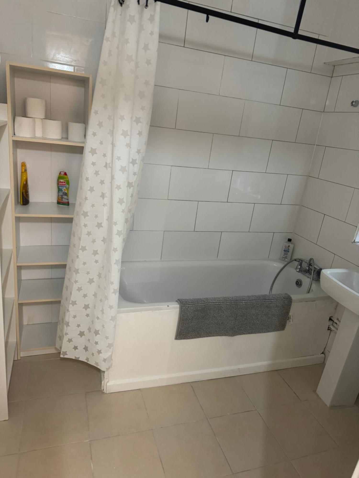 One Bedroom In Tower Bridge Road Apartment *