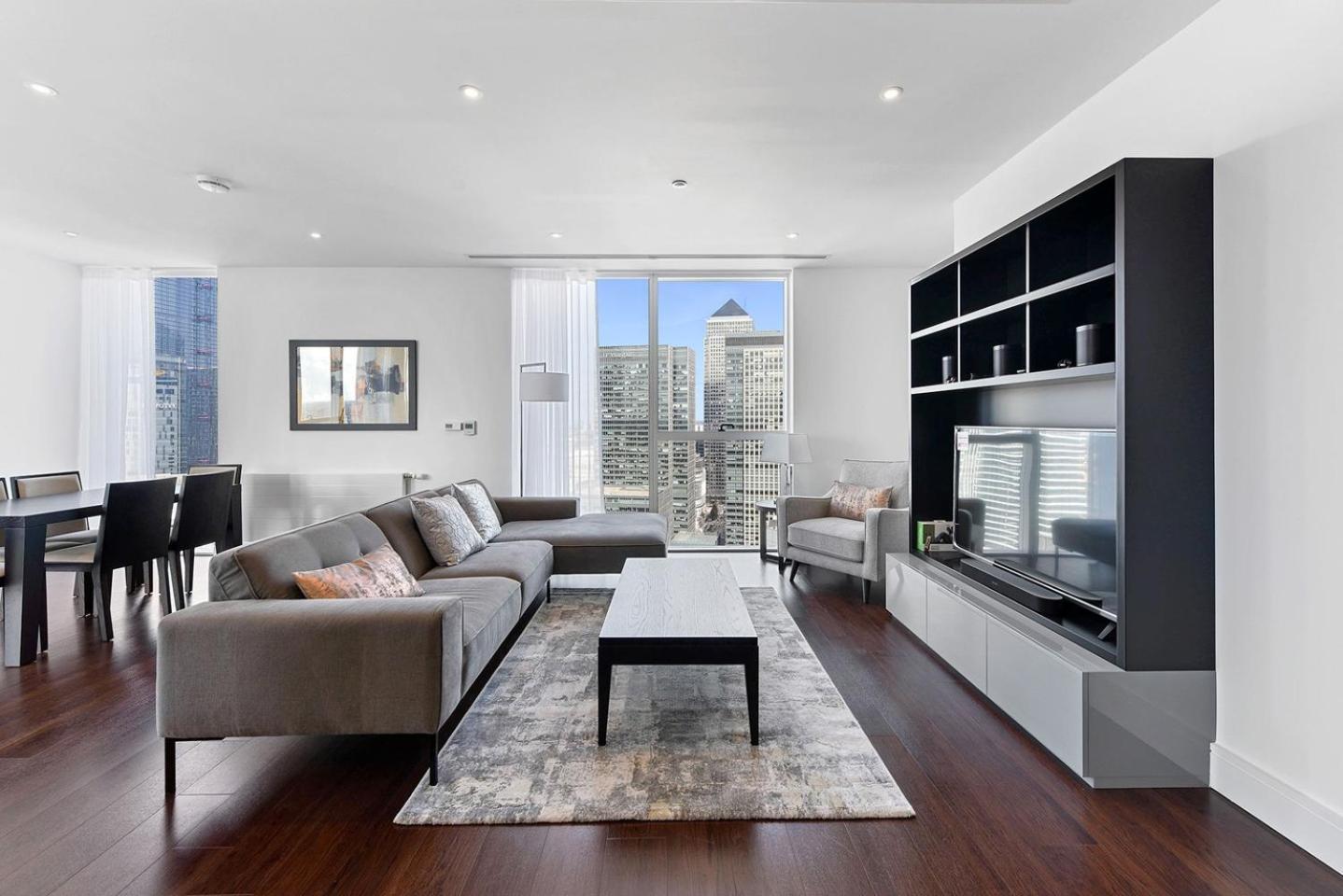 Large 2 Bed With High Rise View Canary Wharf Apartment