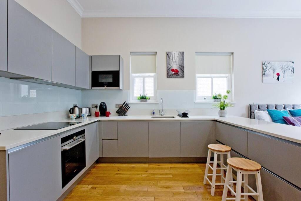Apartment F3 Bright And Cheerful Studio *