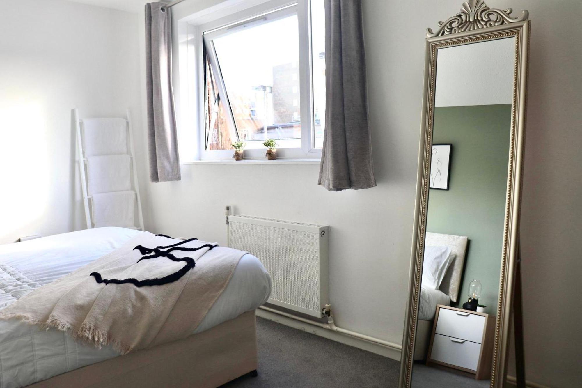 Apartment Stunning Apartment, Sleeps 4, London, 1 Bedroom, Zone 1, Kennington - Open For Business Stays, Long And Families Relocating London