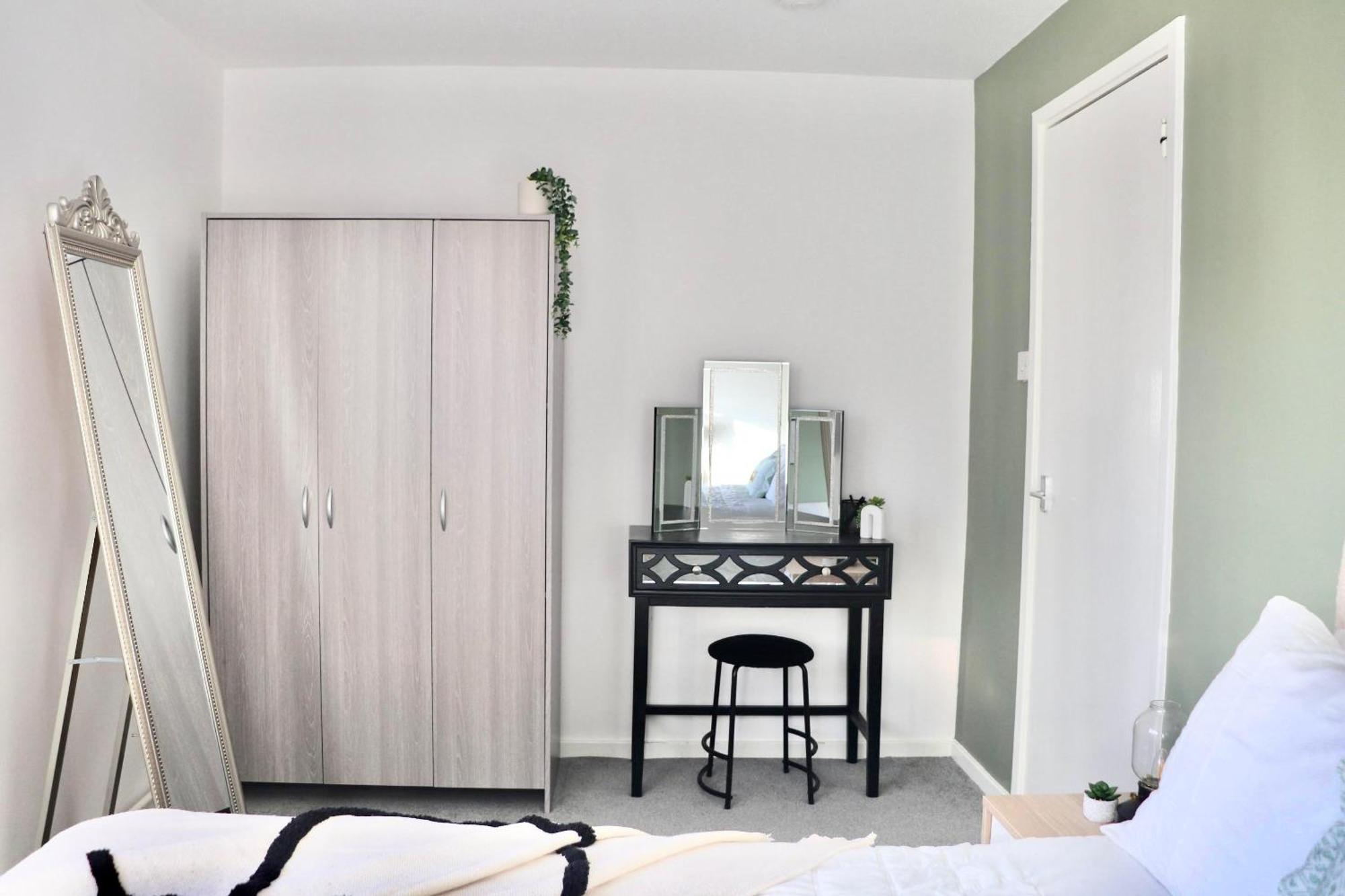 Apartment Stunning Apartment, Sleeps 4, London, 1 Bedroom, Zone 1, Kennington - Open For Business Stays, Long And Families Relocating