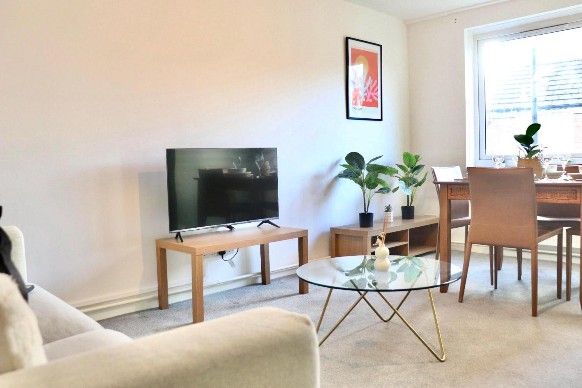 Stunning Apartment, Sleeps 4, London, 1 Bedroom, Zone 1, Kennington - Open For Business Stays, Long And Families Relocating * London