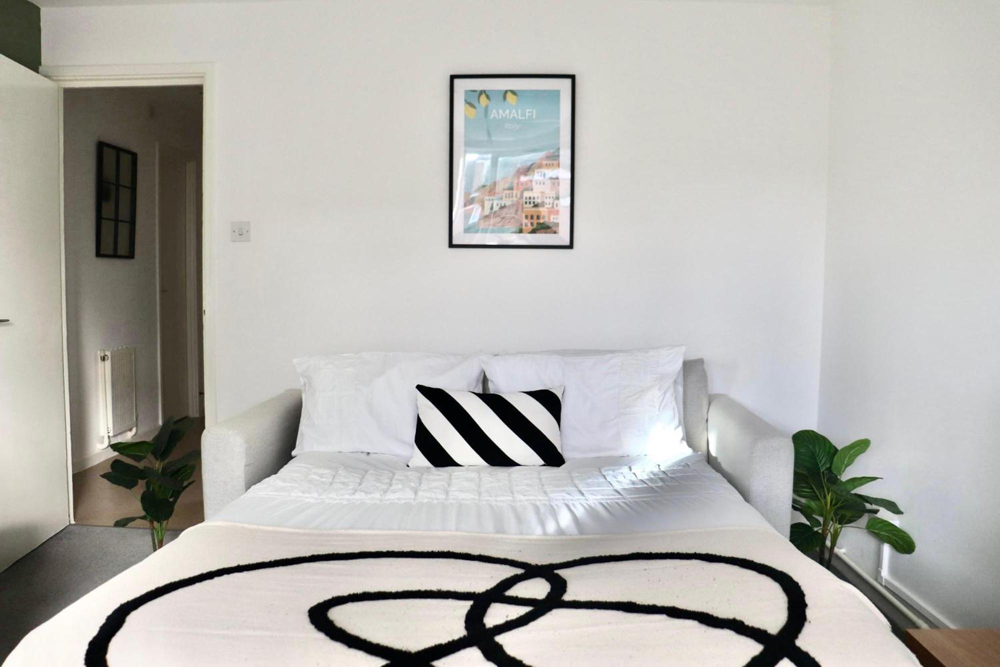 Stunning Apartment, Sleeps 4, London, 1 Bedroom, Zone 1, Kennington - Open For Business Stays, Long And Families Relocating Apartment London