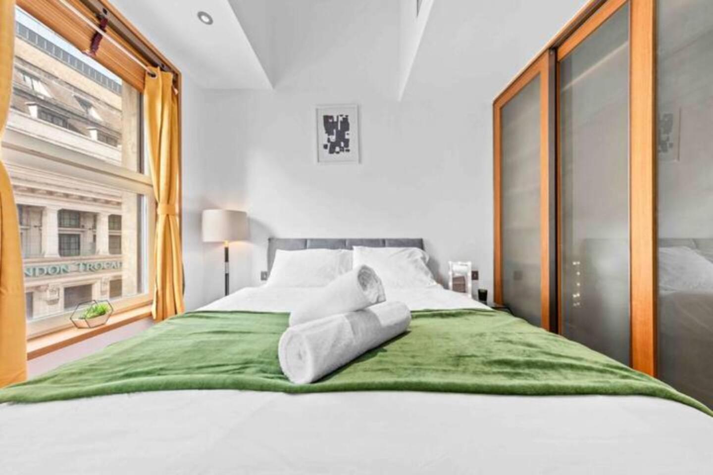 Sleep 4 In St Piccadilly Hy10 London