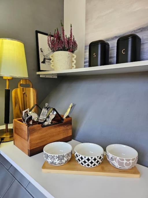 Cosy And Quiet One Bedroom Thames Flat Lägenhet London