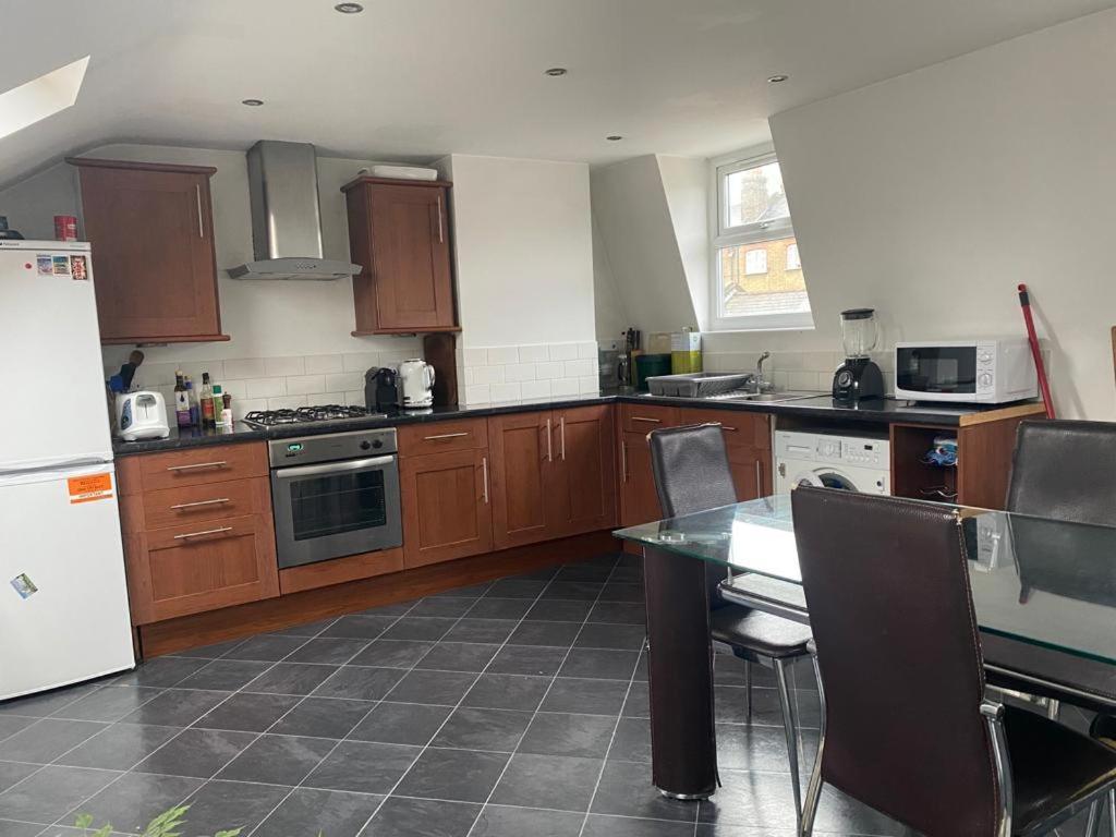 Gorgeous Hammersmith Home. Sleeps 6. Tube 5 Mins! Appartamento *