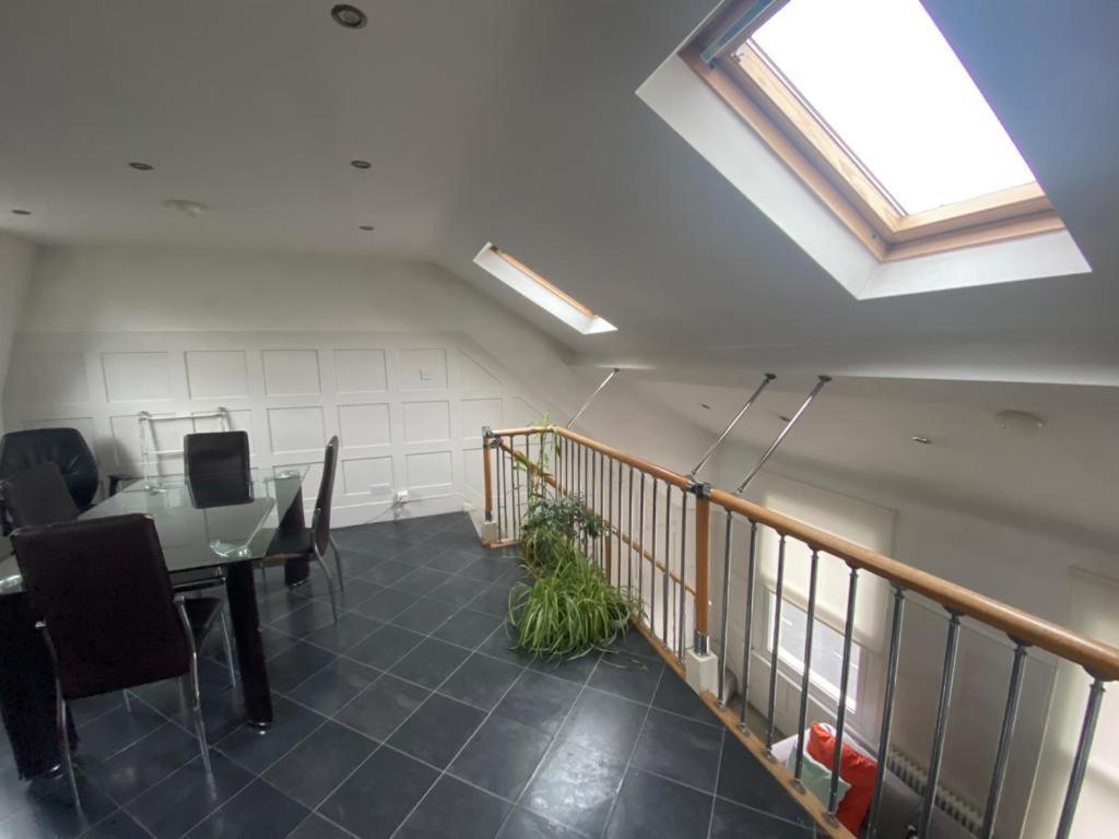 Gorgeous Hammersmith Home. Sleeps 6. Tube 5 Mins! Appartamento Londra