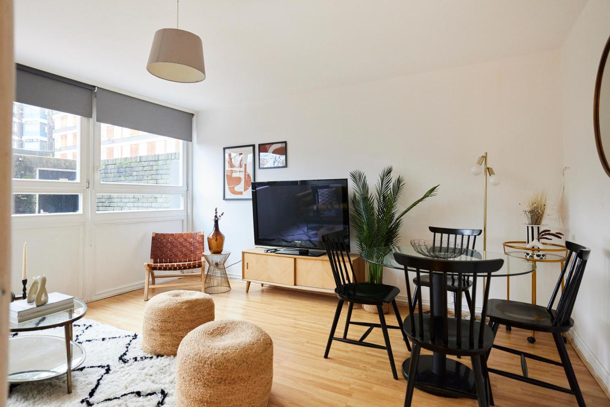 The Kennington Park Crib - Lovely 2bdr Flat With Garden * London