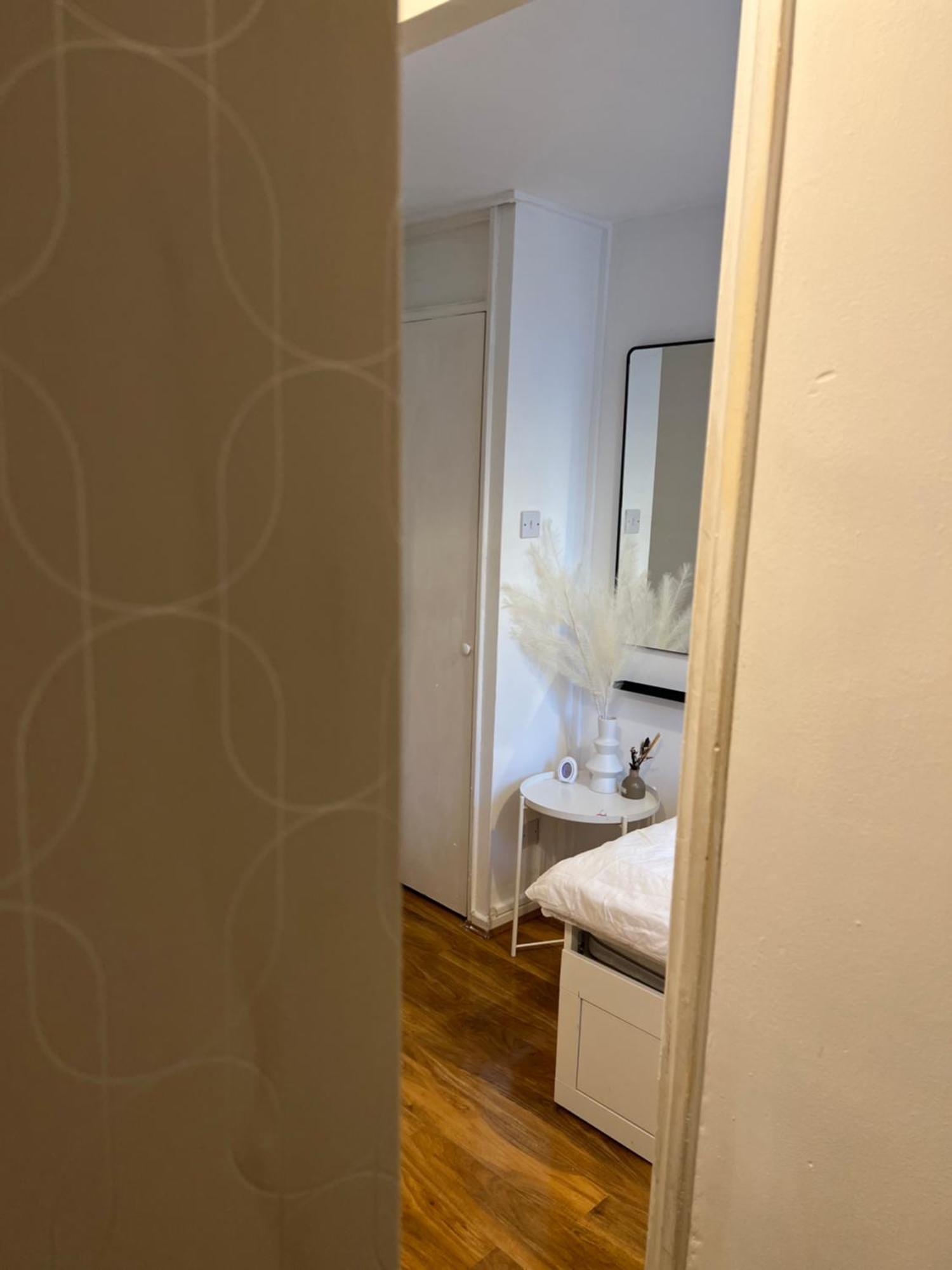 3-bedroom In The Heart Of Apartment *