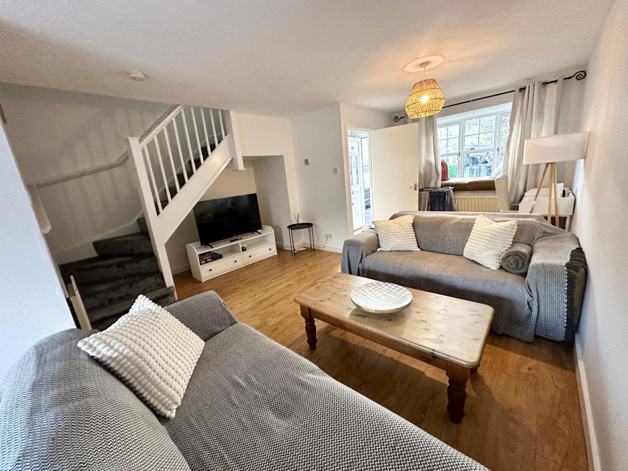 3 Bedroom House 2 Stops From Bridge Hébergement de vacances