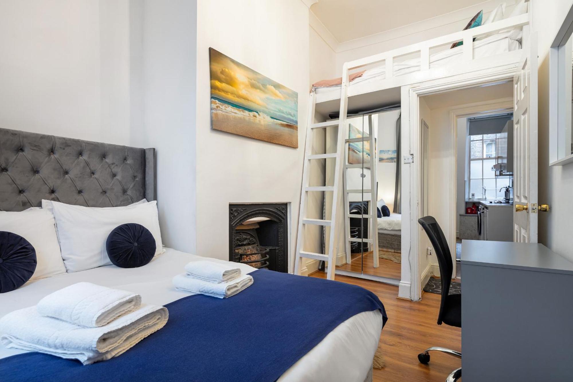 Deluxe Airconditioned Two Bed In Covent Garden Apartment London